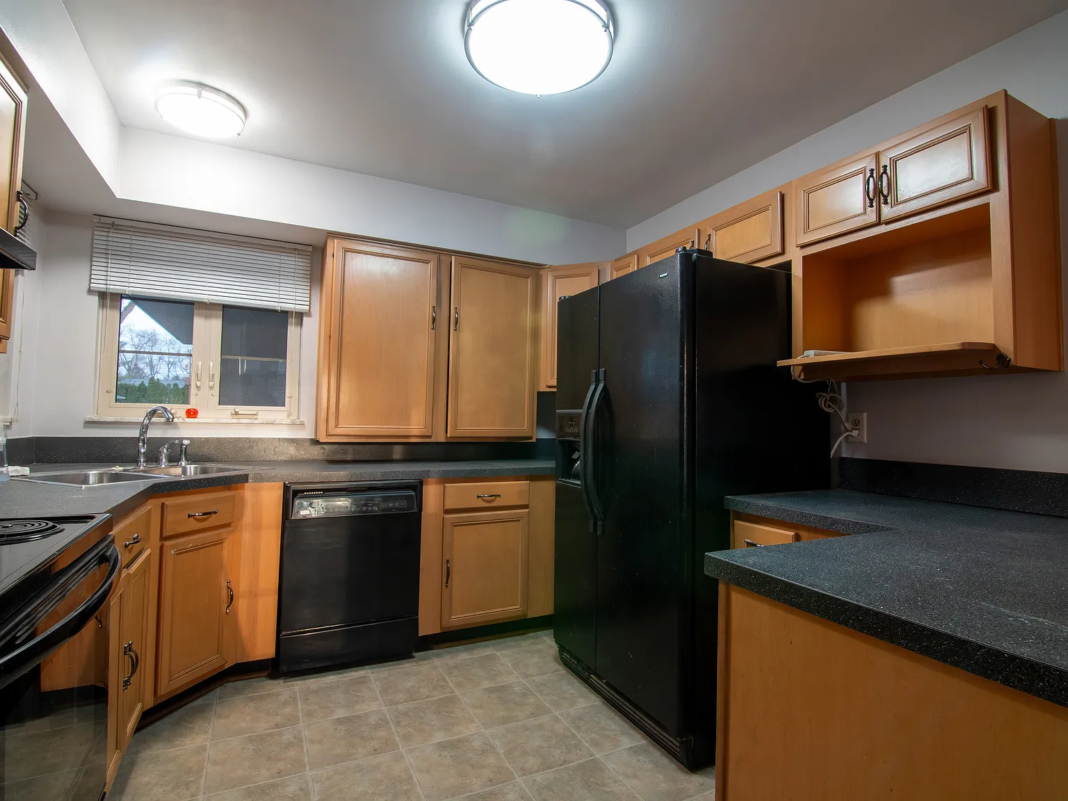 3 bed, 2.5 bath, 1490 sqft, $2,825 — Photo 4