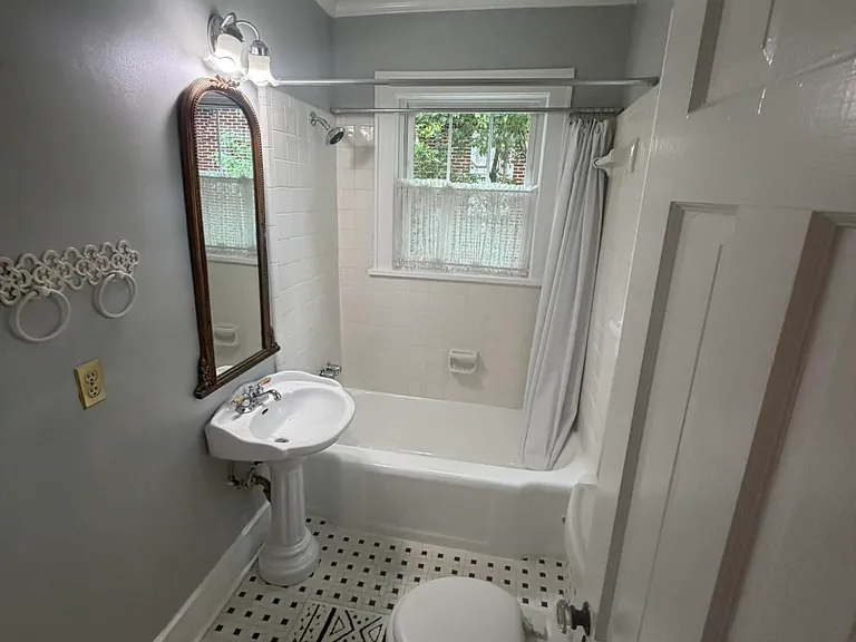 213 Haynsworth St — Photo 18