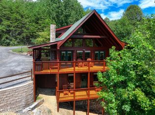 1983 E Mountain View Way, Sevierville, TN 37876