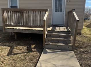 821 28th St, Bettendorf, IA 52722