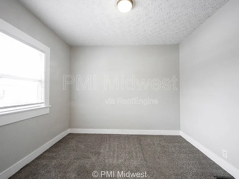 729 N Bosart Ave — Photo 18