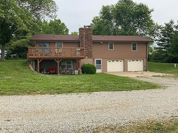BACKSIDE HOUSE W GARAGES