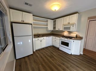 150 W Division St NE APT B, Rockford, MI