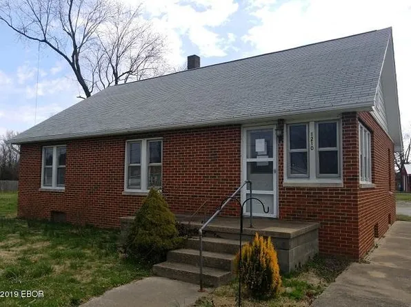 1210 N 7th St, Murphysboro, IL 62966