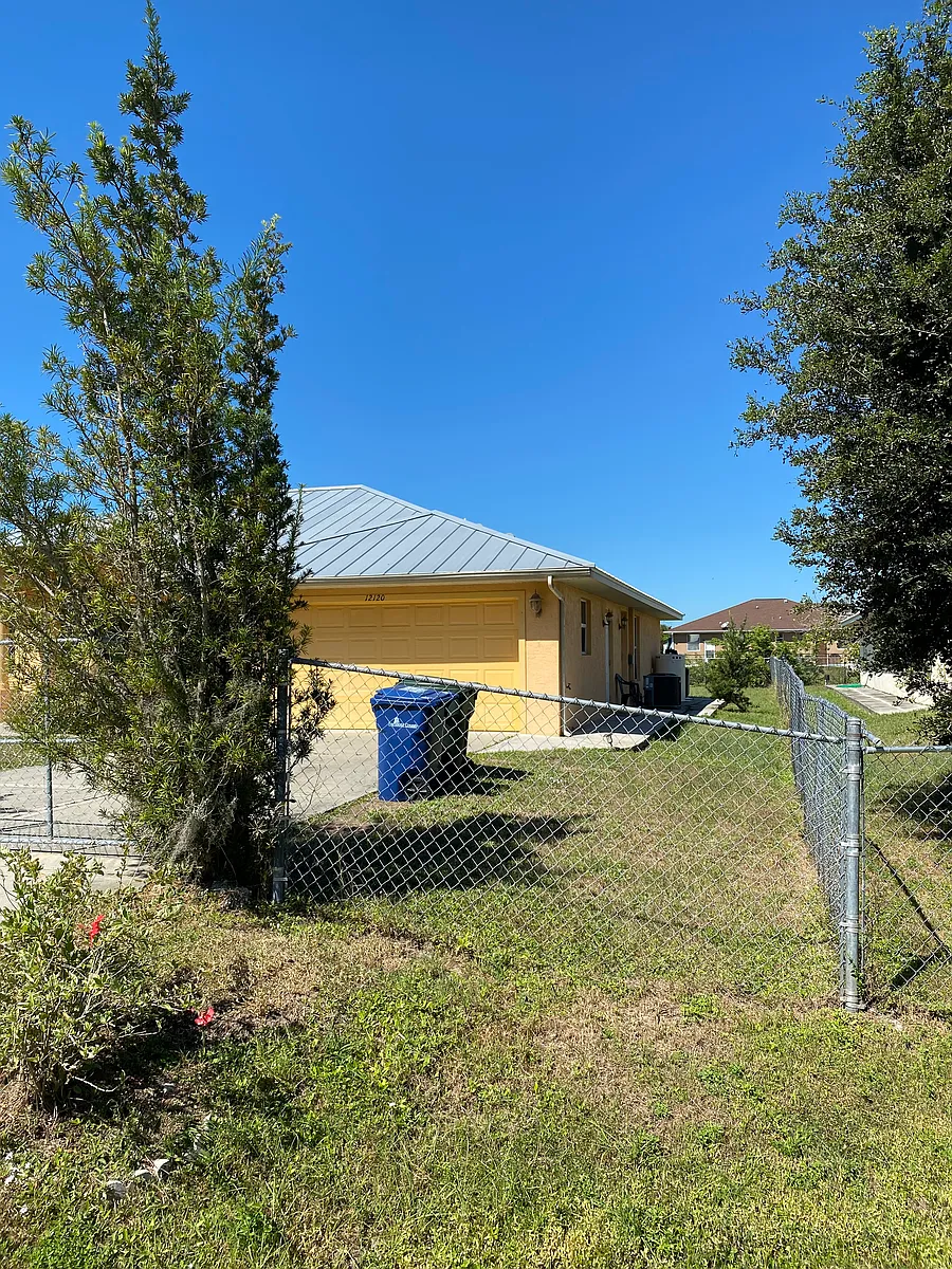Building Photo - 12120 Granada Dr