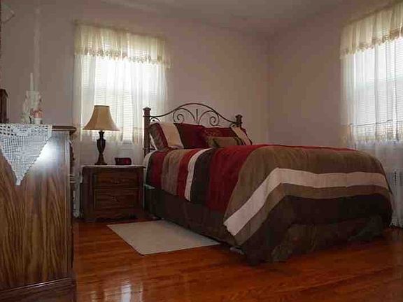 1st floor bedroom (1)