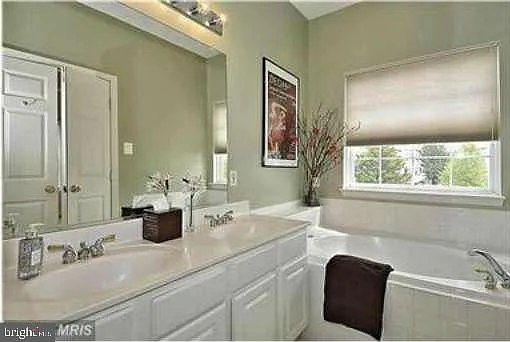 715 Pleasant Dr — Photo 11