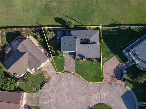 2nd image of 2021 Heards Lane Cir