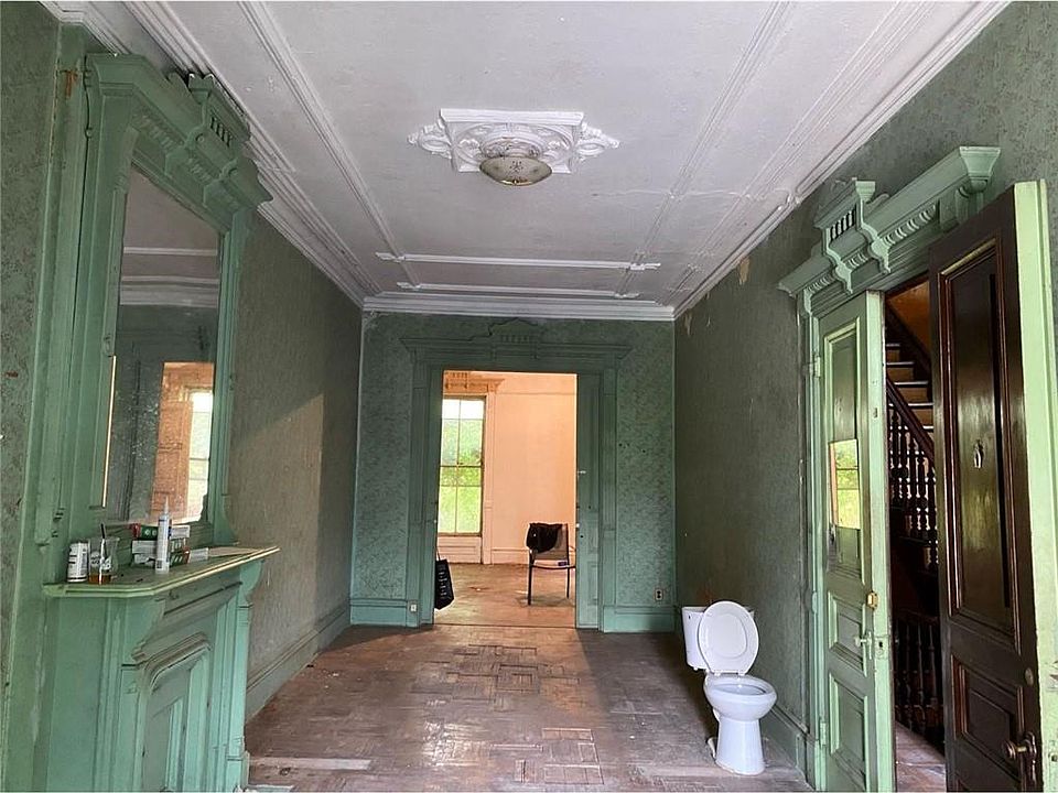 1st image of 591 Carlton Ave