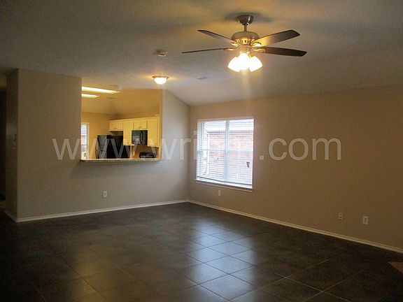 3rd image of 2807 Troy Dr