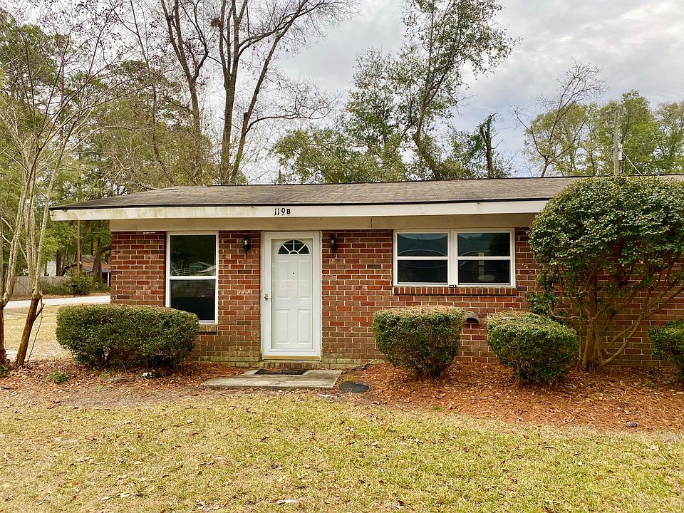 For showings, Please text the leasing agent with your full name and availabilty (912) 547-9888.