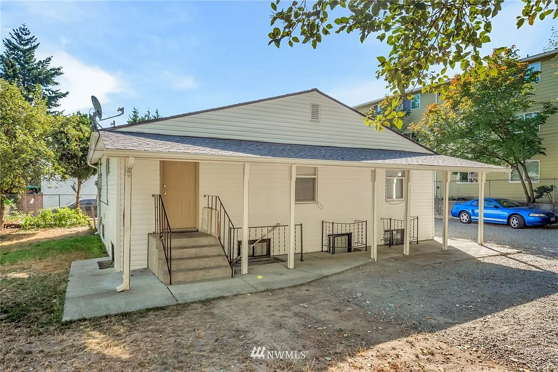 12023 1st Avenue S photo 1