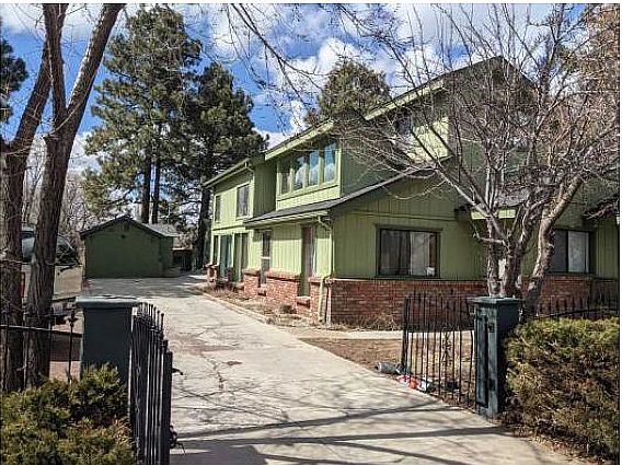 Large front house + 2 cottge