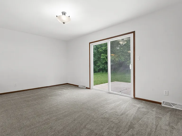 11208 W Forest Home Ave #11210 — Photo 12