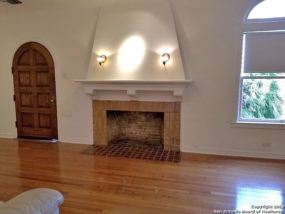 3rd image of 2110 W Huisache Ave