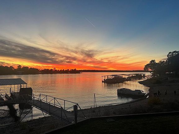 3rd image of 55881 E 316th Rd