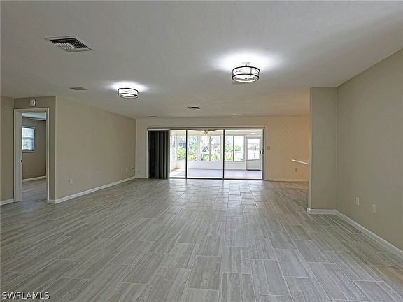 2nd image of 400 Norwood Ct