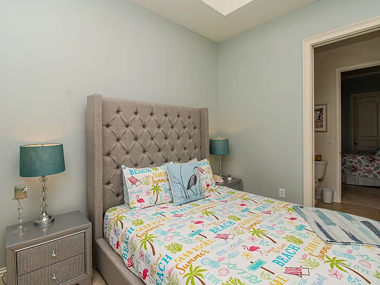 8000 Cordoba Pl — Photo 41
