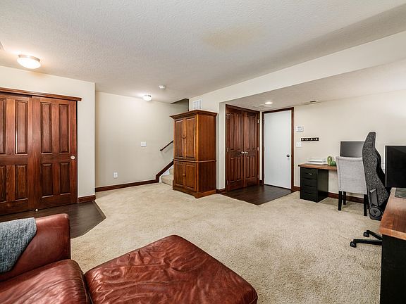 4th image of 5962 Woodshire Dr