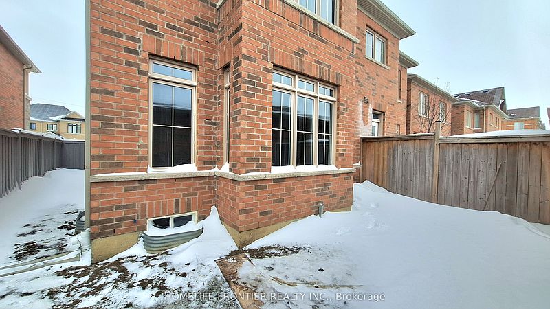 Brampton Townhouse for rent - 4 Bedrooms — photo 33