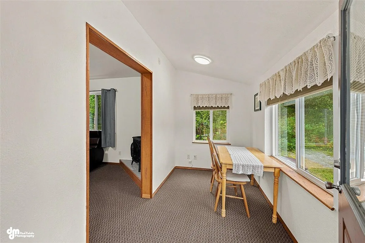 1 bed, 850 sqft, $1,900 — Photo 3