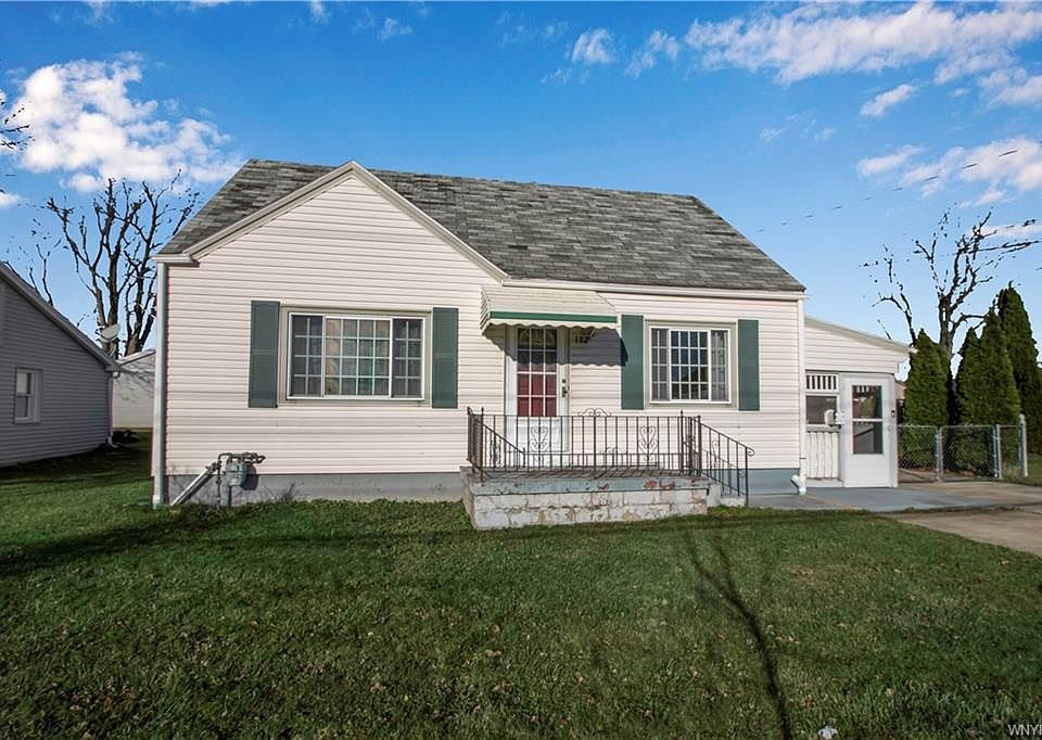 1st image of 132 Clover Pl