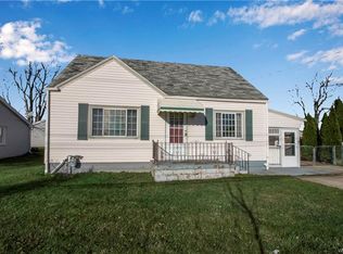 132 Clover Pl, Cheektowaga, NY 14225