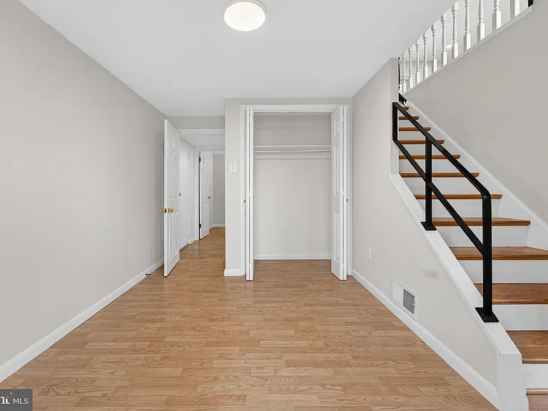 7507 Murillo St — Photo 3