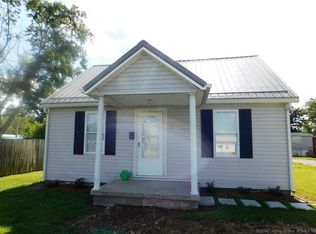 1124 S Gardner St, Scottsburg, IN 47170