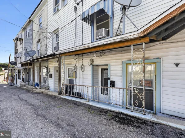 6 Cherry St, Tamaqua, PA 18252