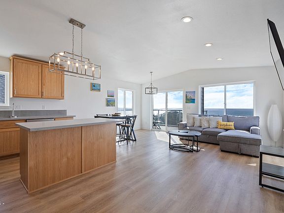 5th image of 120 Reeder St