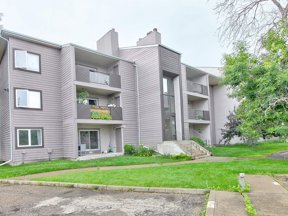 1st image of 47 Akins Dr #302