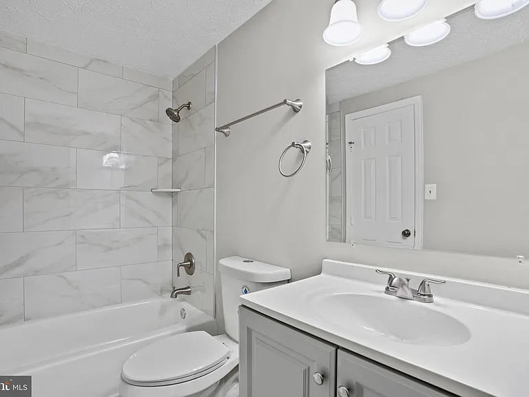 10506 Lime Tree Way — Photo 25