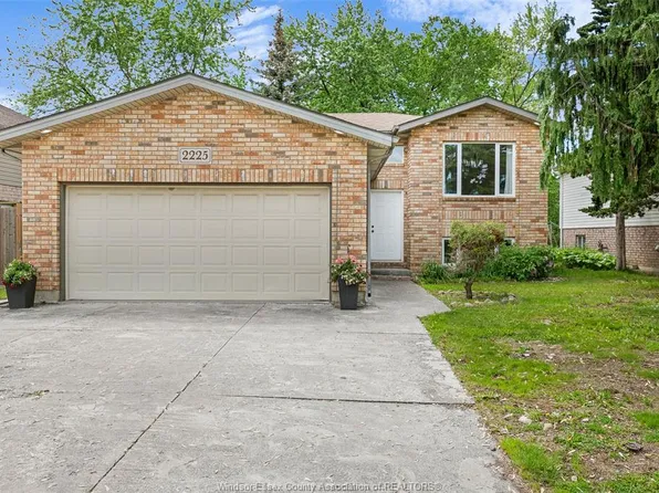 2225 Longfellow Ave, Windsor, ON N9B 3J7
