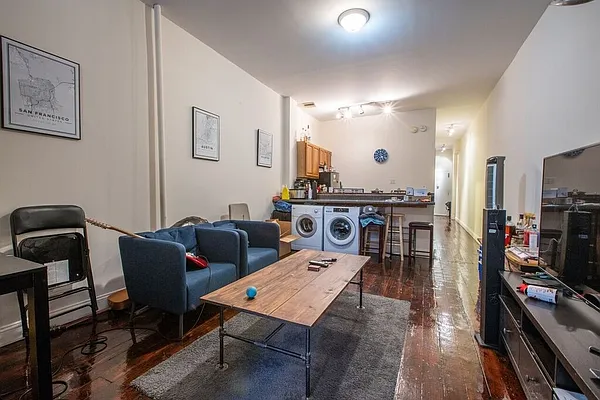 Rented by Oxford Property Group | media 9