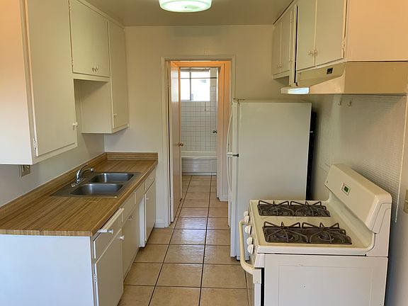 5th image of 1308 N Los Robles Ave #4