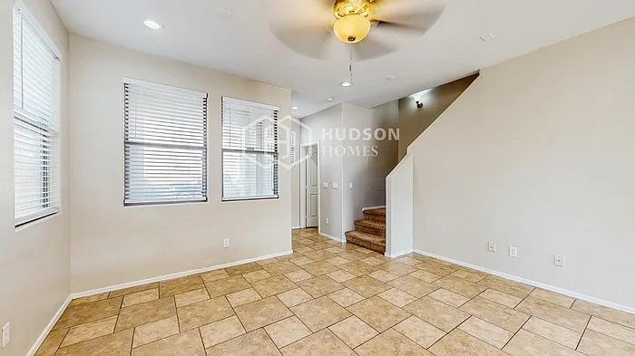 1407 N 79th Ln — Photo 7