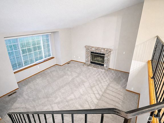 5th image of 2214 Eastend NW
