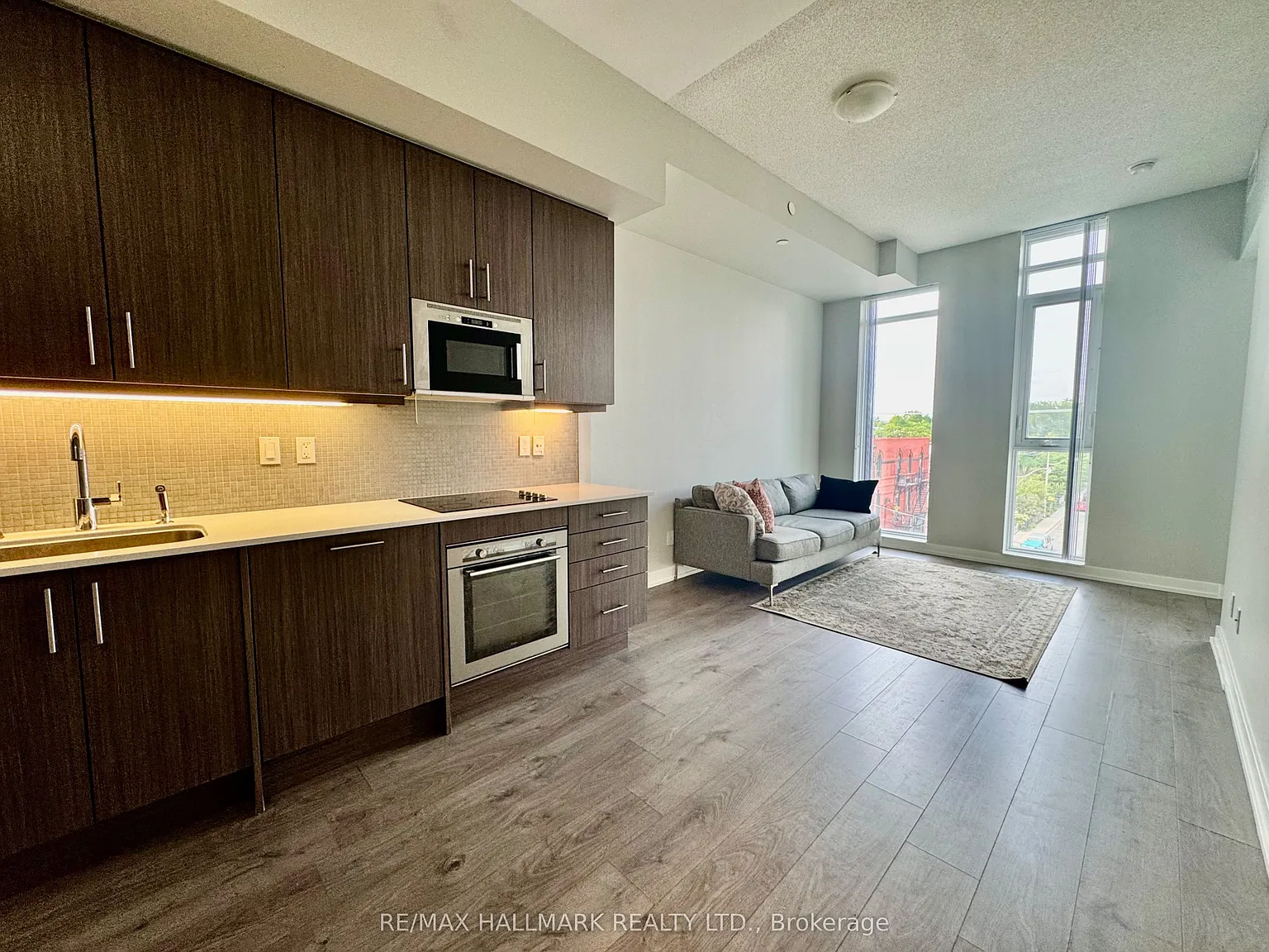 2 bed, $3,200 — Photo 2