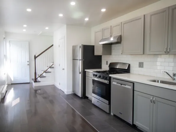 78 West St APT 2A, New London, CT 06320