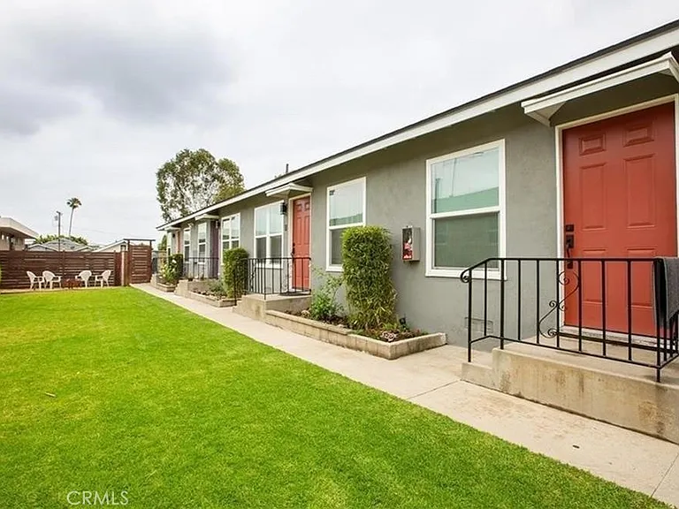3239 E Wilton St #1 — Photo 3