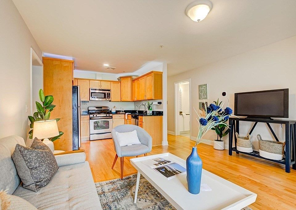 1st image of 179 Park St Unit 103