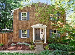 2228 Gunsmith Sq, Reston, VA 20191
