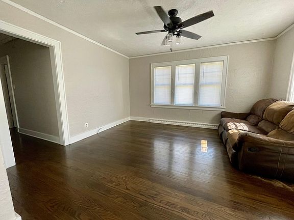 4th image of 1307 Longfellow Ave