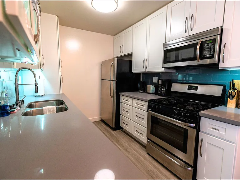 311 South Doheny Drive — Photo 7