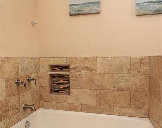 5th image of 1800 Cabana Dr