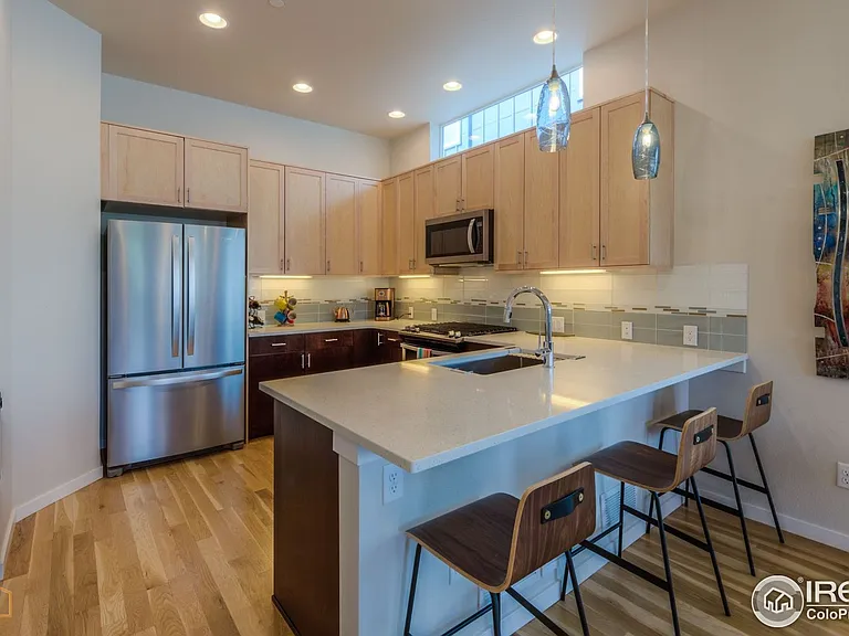 1364 Snowberry Ln — Photo 5