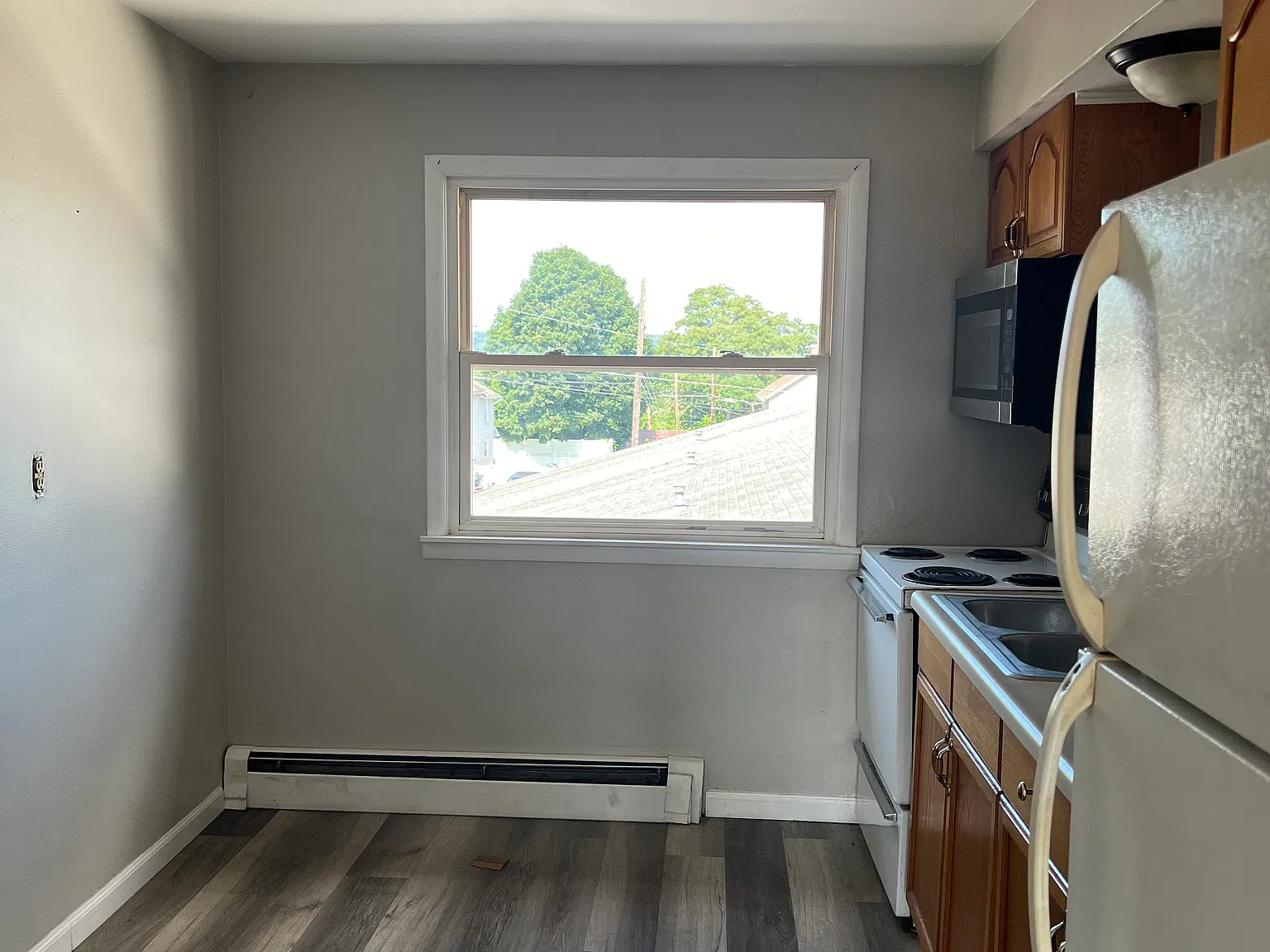 2 bed, 700 sqft, $825 — Photo 2