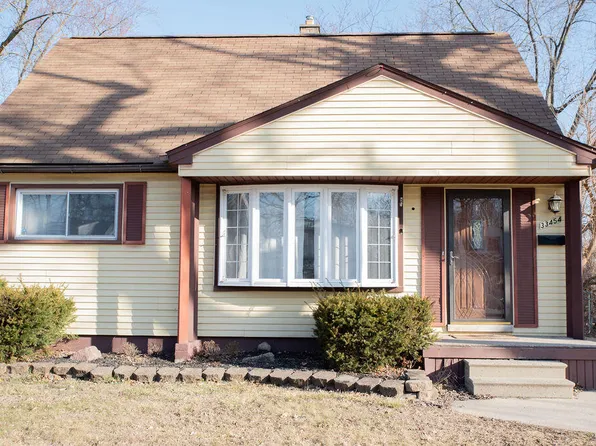 33454 Bock St, Garden City, MI 48135