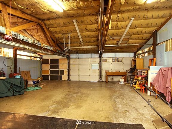 5th image of 312 W 10th St